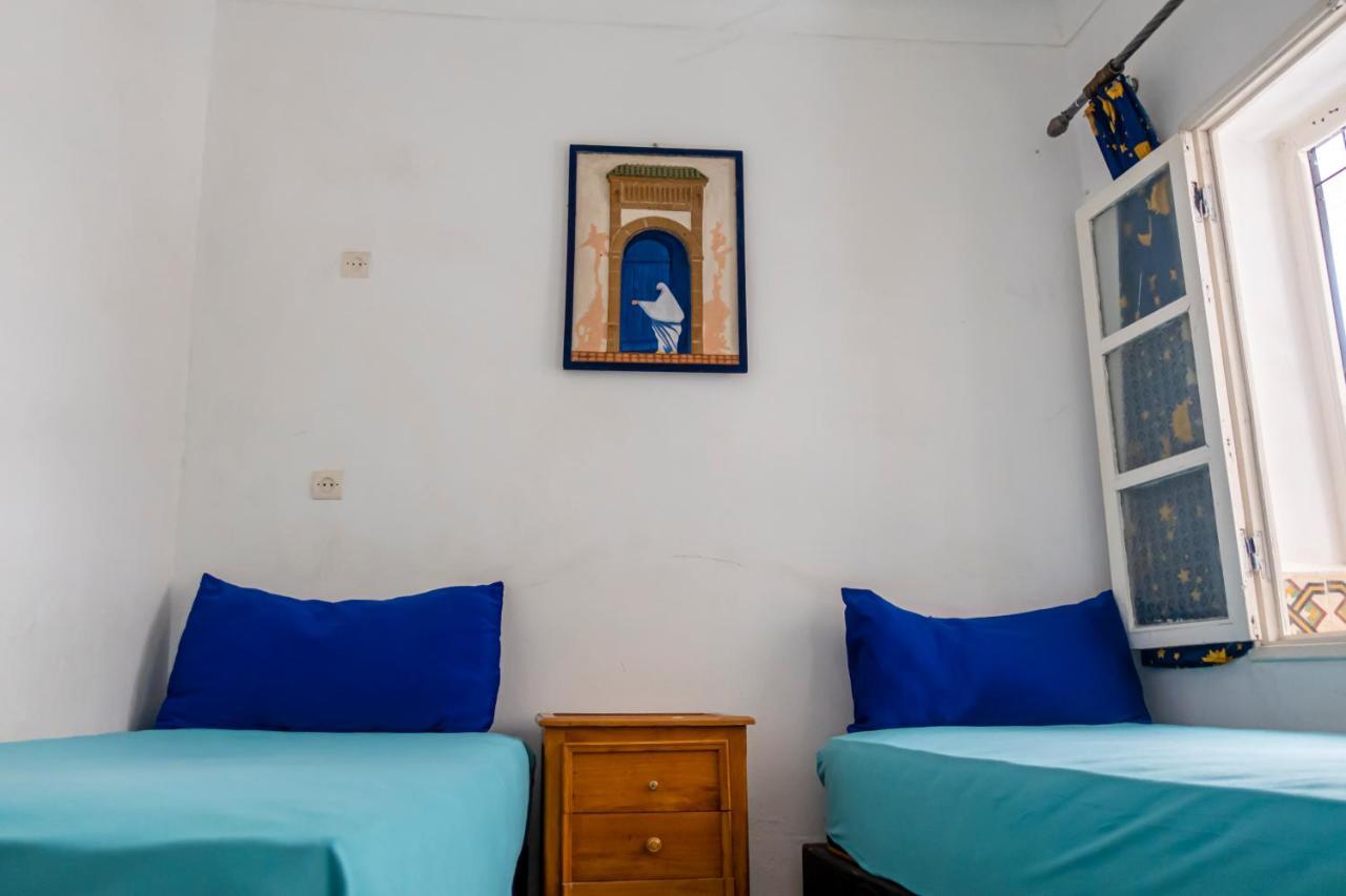 White And Blue Hostel Szavíra Kültér fotó